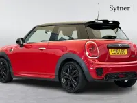 Gebraucht Mini Cooper Hatch 134 PS (98 kW) 2016 Rot Kleinwagen