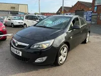 Used Vauxhall Astra SRi 100 HP (73 kW) 2015 Black Hatchback