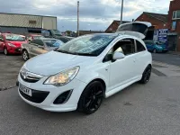 Used Vauxhall Corsa Edition 85 HP (62 kW) 2010 White Hatchback