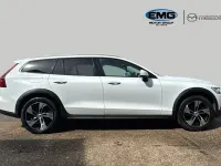 Used Volvo V60 CC 250 HP (183 kW) 2021 White Estate