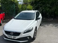 Used Volvo V40 2014 White Hatchback