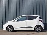 Used Hyundai i10 Premium 66 HP (48 kW) 2018 White Hatchback