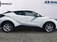 Used Toyota C-HR 120 HP (88 kW) 2023 White SUV