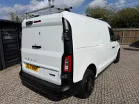 Used LEVC VN5 Business 150 HP (110 kW) 2021 White MPV