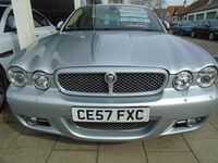 Usado Jaguar XJ Sovereign 238 HP (175 kW) 2007 Prateado Sedan