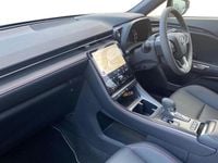 Used Lexus LBX 136 HP (100 kW) 2025 White SUV