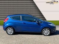Usado Ford Fiesta Zetec 81 HP (59 kW) 2009 Azul Citadino