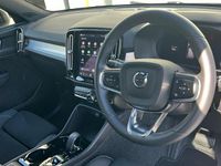 Usado Volvo XC40 Plus 163 CV (119 kW) 2025 Negro SUV