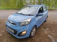 Used Kia Picanto 85 HP (62 kW) 2014 Blue Hatchback