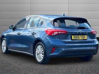 Used Ford Focus Titanium 125 HP (91 kW) 2019 Chrome blue Hatchback