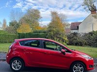Usado Ford Fiesta Zetec 2017 Vermelho Citadino