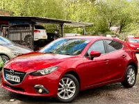 Begagnad Mazda 3 2014 Röd Halvkombi