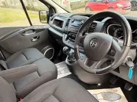 Gebraucht Vauxhall Vivaro Sportive 120 PS (88 kW) 2019 Silber Van / Kleinbus