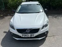 Used Volvo V40 2014 White Hatchback