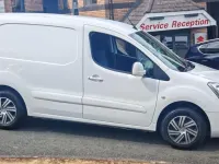 Used Citroën Berlingo 100 HP (73 kW) 2017 White MPV