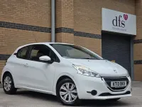 Used Peugeot 208 Access 82 HP (60 kW) 2013 White Hatchback