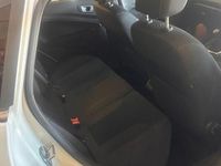 Used Ford Fiesta Zetec 75 HP (55 kW) 2015 White Hatchback
