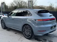Begagnad Porsche Cayenne Black Edition 2025 Grå SUV