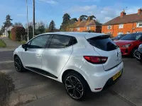 Used Renault Clio Iconic 110 HP (80 kW) 2018 White Hatchback