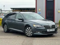 Usado Skoda Superb GreenLine 120 CV (88 kW) 2017 Gris Familiar