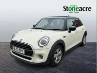 Usado Mini Cooper Classic 134 HP (98 kW) 2020 Branco Citadino