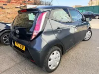 Gebraucht Toyota Aygo X-play 69 PS (50 kW) 2017 Grau Kleinwagen