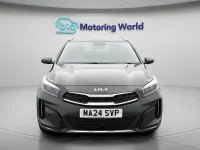 Usado Kia XCeed 139 HP (102 kW) 2024 Cinzento SUV