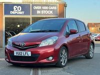 Begagnad Toyota Yaris SR 101 HK (74 kW) 2012 Röd Halvkombi