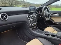 Usado Mercedes A250 Premium 218 HP (160 kW) 2017 Cinzento Citadino