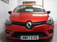 Used Renault Clio IV Play 90 HP (66 kW) 2017 Red Hatchback