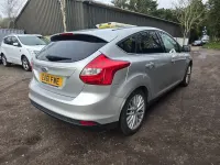 Used Ford Focus Zetec 125 HP (91 kW) 2011 Silver Hatchback