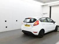 Used Ford Fiesta 82 HP (60 kW) 2011 White Hatchback