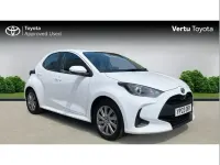 Used Toyota Yaris 113 HP (83 kW) 2023 White Hatchback
