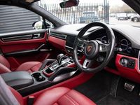 Used Porsche Cayenne Turbo Chrono 550 HP (404 kW) 2019 Grey SUV