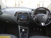 Used Renault Captur Dynamique 90 HP (66 kW) 2016 Cream SUV