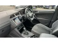 Second-hand VW Tiguan R-line 150 CP (110 kW) 2023 Negru SUV