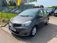 Used Toyota Yaris 99 HP (72 kW) 2012 Grey Hatchback