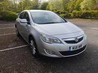Używany Vauxhall Astra 140 KM (102 kW) 2011 Srebrny Hatchback