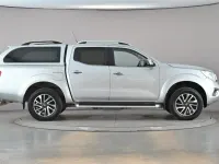 Używany Nissan Navara Tekna 190 KM (139 kW) 2017 Srebrny Pickup
