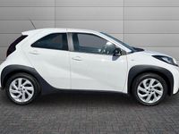 Used Toyota Aygo X PURE 72 HP (52 kW) 2023 White SUV