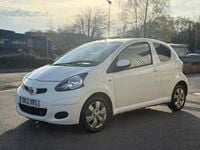Begagnad Toyota Aygo 2012 Vit Halvkombi