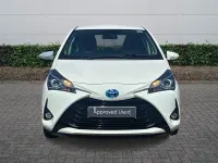 Used Toyota Yaris 100 HP (73 kW) 2018 White Hatchback