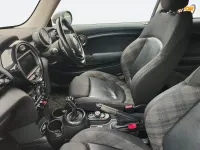 Begagnad Mini Cooper Hatch 2018 Silver Halvkombi