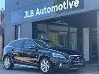 Begagnad Volvo V40 2013 Svart Halvkombi