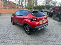 Used Renault Captur Dynamique 90 HP (66 kW) 2018 Red/black SUV