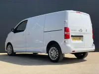 Usado Vauxhall Vivaro S 2023 Branco Monovolume