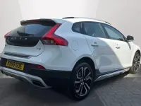 Used Volvo V40 CC Pro 152 HP (111 kW) 2018 614 ice white Estate