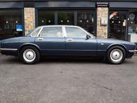 Used Daimler Sovereign 235 HP (172 kW) 1989 Blue Sedan