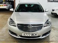 Usado Vauxhall Insignia Elite 195 CV (143 kW) 2014 Plateado Familiar