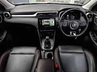 Used MG ZS Exclusive 106 HP (77 kW) 2024 Silver SUV